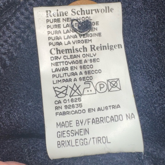 Giesswein - Wool Jacket - Navy - Limited Edition - 2 available ( 4T & 6 ) - Picture 7 of 9